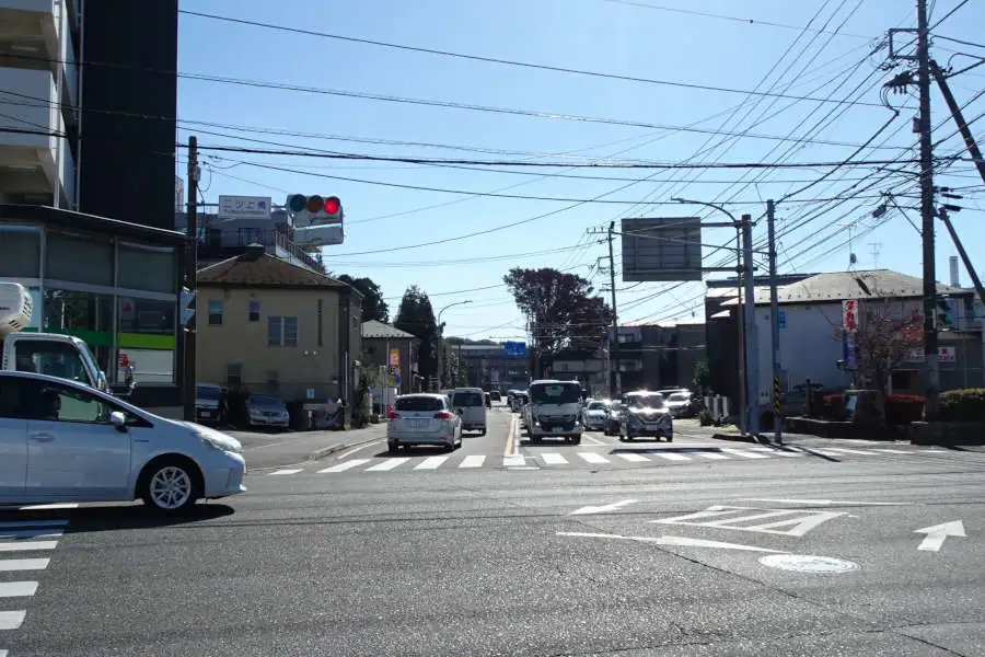 県道401号線の交差点